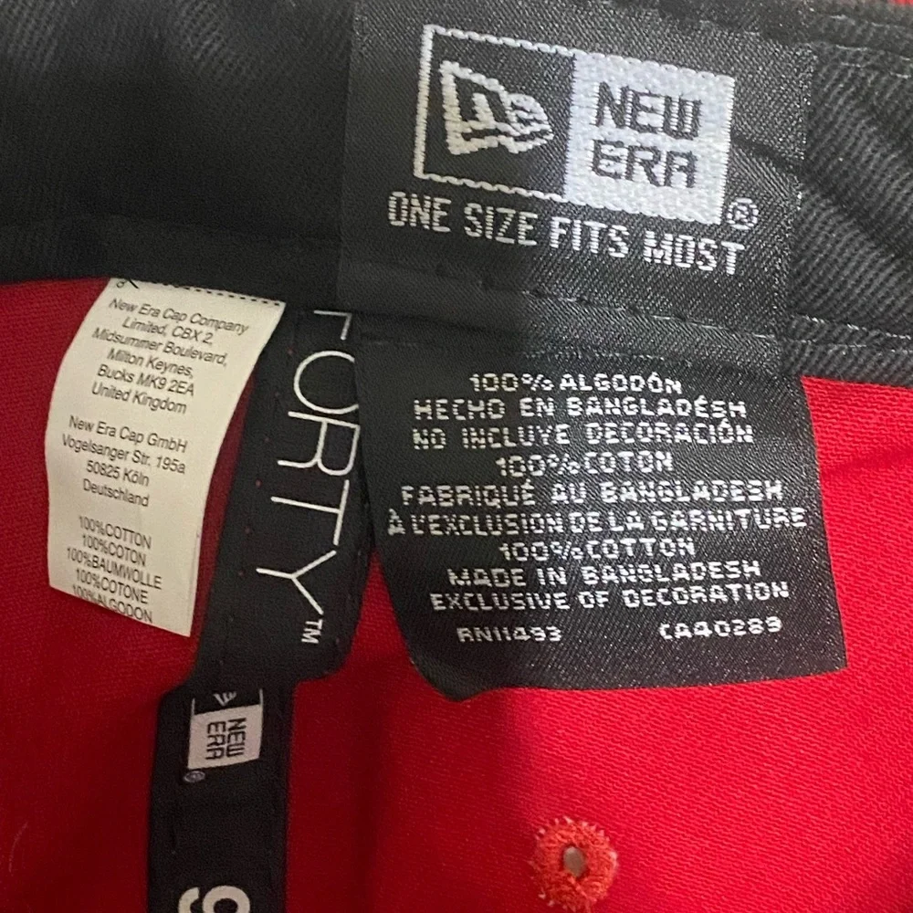 N/A red cap